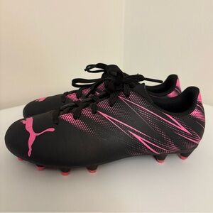 Puma Procat Cleats Kids Youth Size 2.5 Soccer NWOT Black and Pink Soccer Cleats